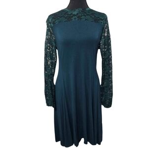 Apt. 9 Green Knit Dress with Long lace sleeves Size Medium